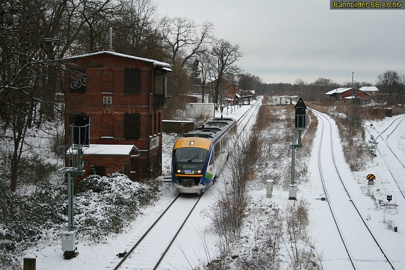 Bis Dezember 2008 verkehrte auf der KBS 220 von Cottbus nach Zittau die Lausitzbahn. Seitdem wird der Verkehr durch die Ostdeutsche Eisenbahn mit selbigem Fahrzeugtyp abgewickelt.

VT 618 verlsst am 23. November 2008 den Bahnhof Spremberg in Richtung Grlitz/ Zittau.