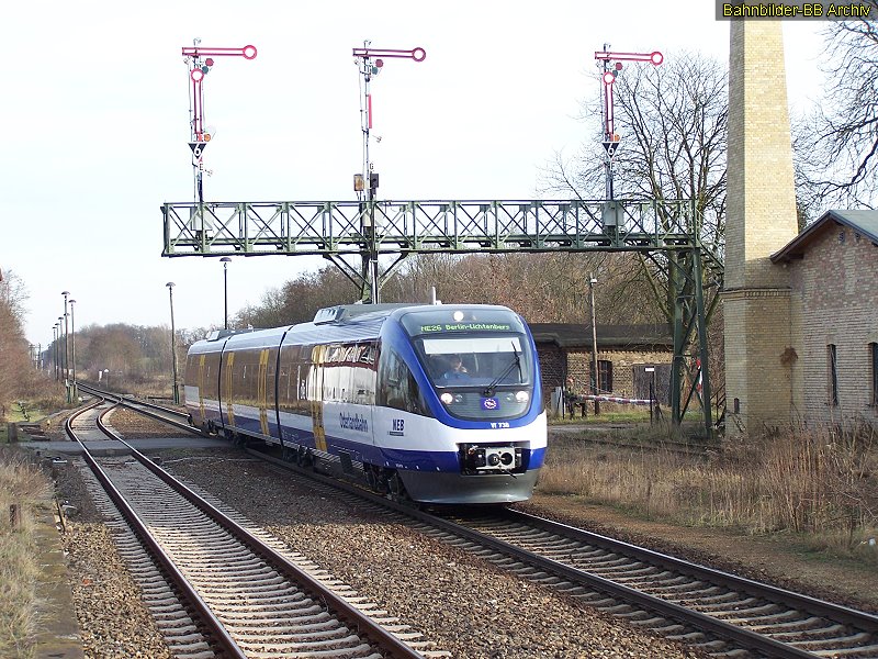 VT 738 der NEB erreicht Mncheberg (Mark) als NEB 5374 nach Berlin-Lichtenberg.